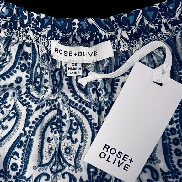 🆕 Rose & Olive Sleeveless Blouse - Picture 4 of 4